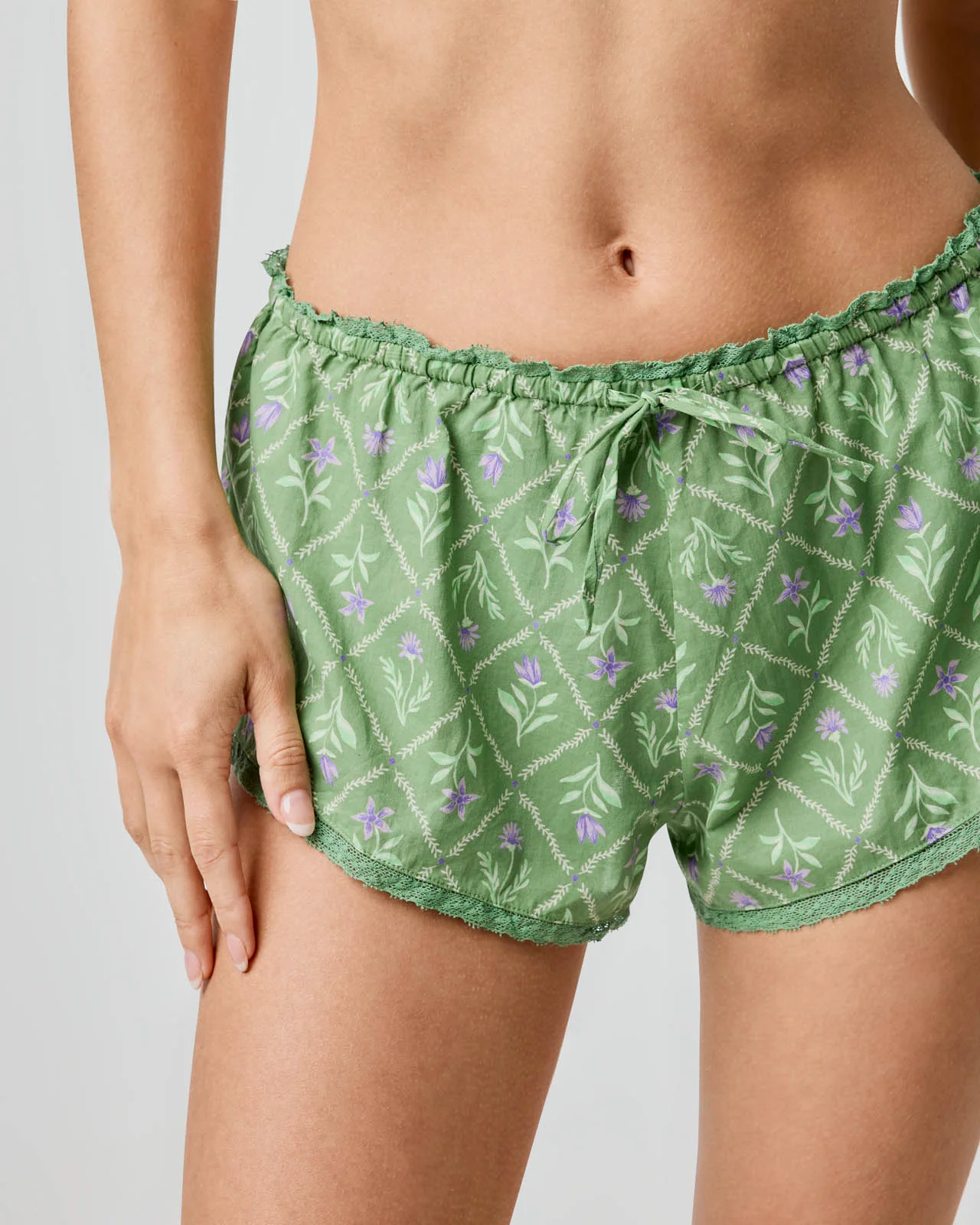 Cotton Lace Trim Short - Image 25