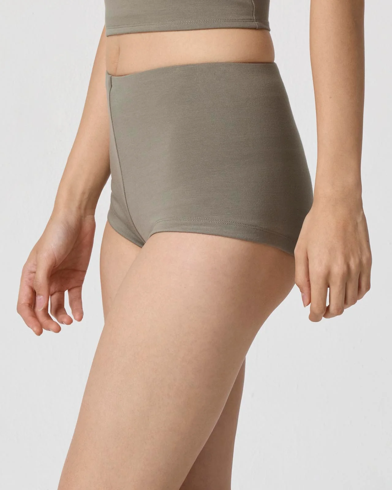 Power Mesh Shortie - Image 10